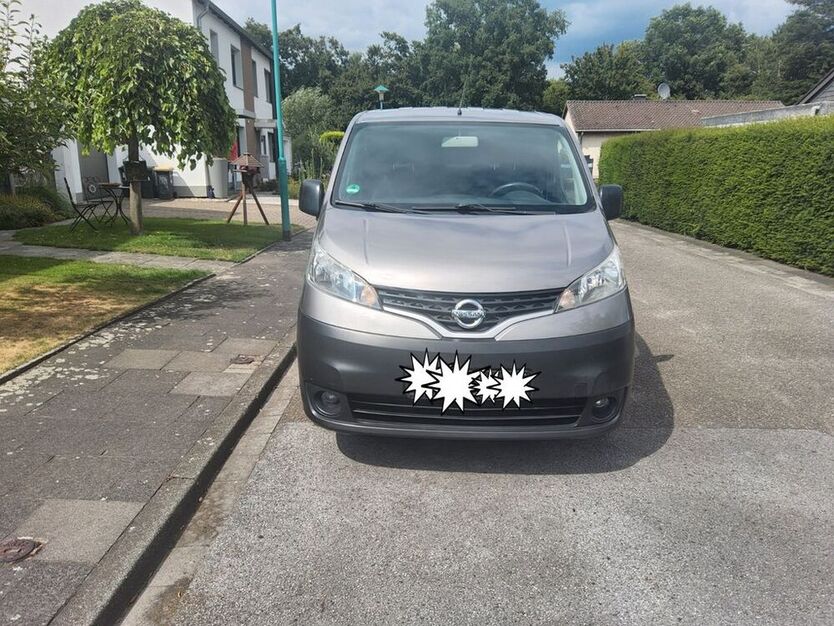 NV200