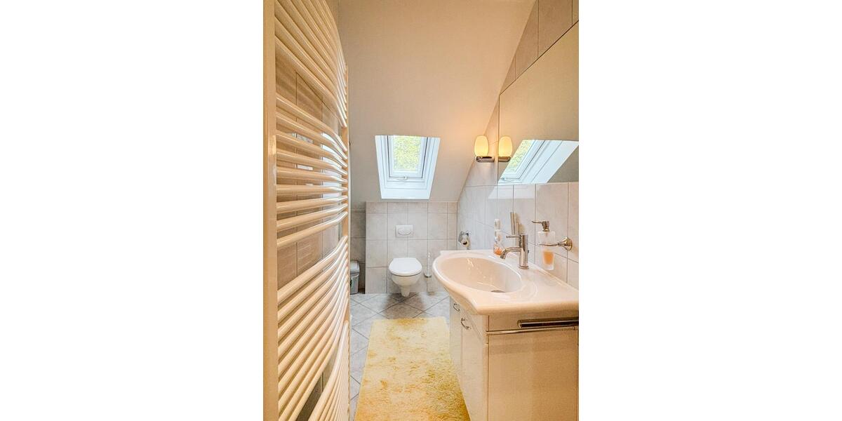 Dachgeschoßwohnung Wilhelmshaven Heppens - 4 Zimmer, 170 m&sup2;, 1.500&euro; | Angebot:22113522