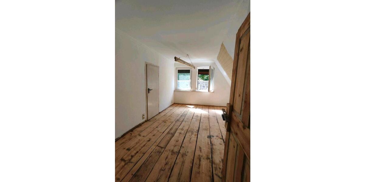 Reihenhaus Oschatz - 9 Zimmer, 200 m&sup2;, 39.500&euro; | Angebot:27006215