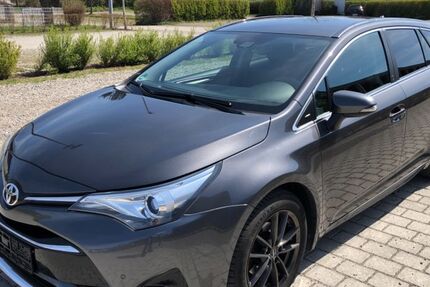 Toyota Avensis 108.930 km 16.200 &euro; Aitrach 88319