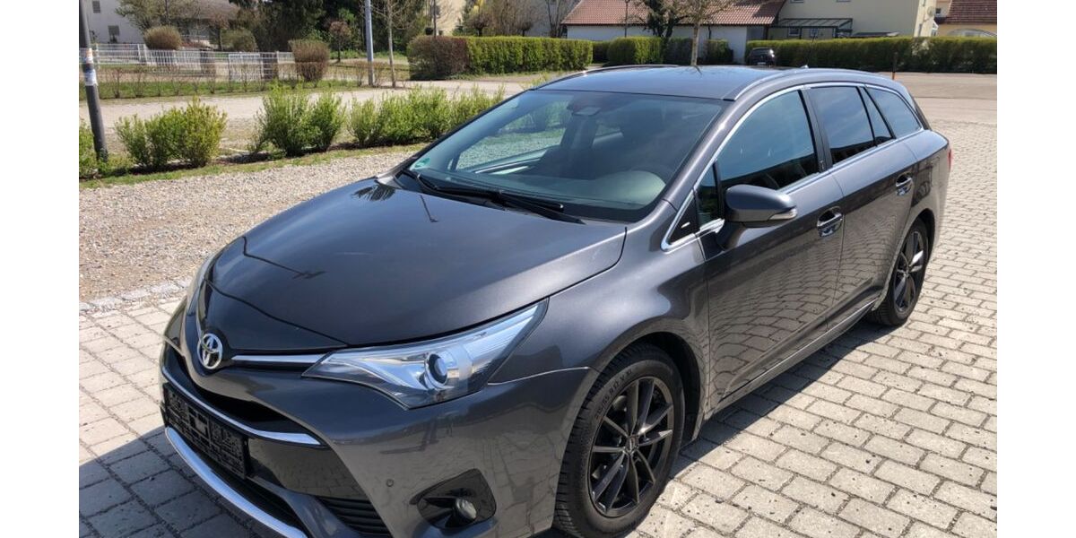 Toyota Avensis 108.930 km 16.200 &euro; Aitrach 88319
