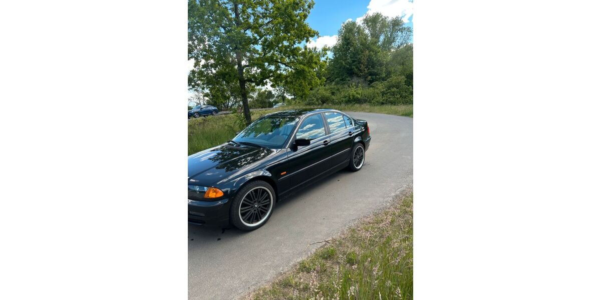 BMW 320 83.500 km 10.995 &euro; Feldatal 36325