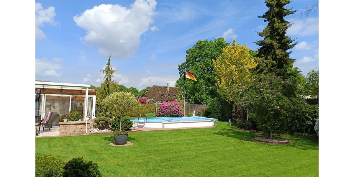 Einfamilienhaus Friedeburg - 8 Zimmer, 220 m&sup2;, 430.000&euro; | Angebot:26781570