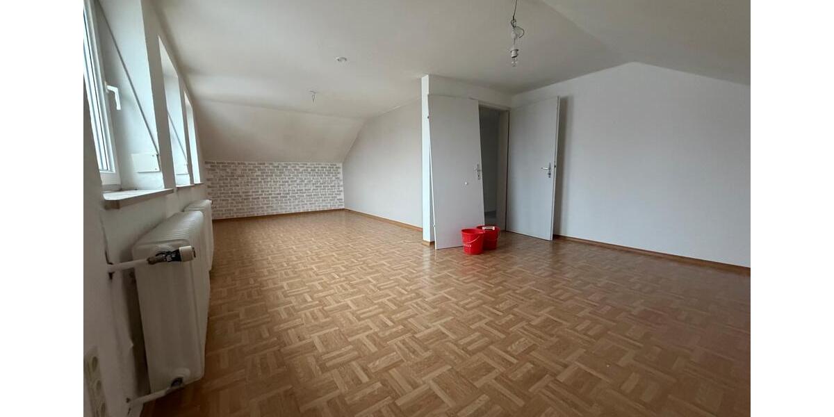 Dachgeschoßwohnung Mindelheim - 3 Zimmer, 74 m&sup2;, 890&euro; | Angebot:25396615