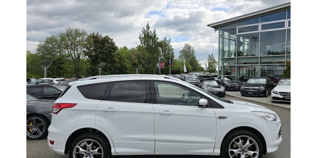 Ford Kuga 1.5/PANORAMA/4x4/NAVI/LEDER/KAMERA/AUT 89.014 km 11.800 &euro; Villingen-Schwenningen 78054