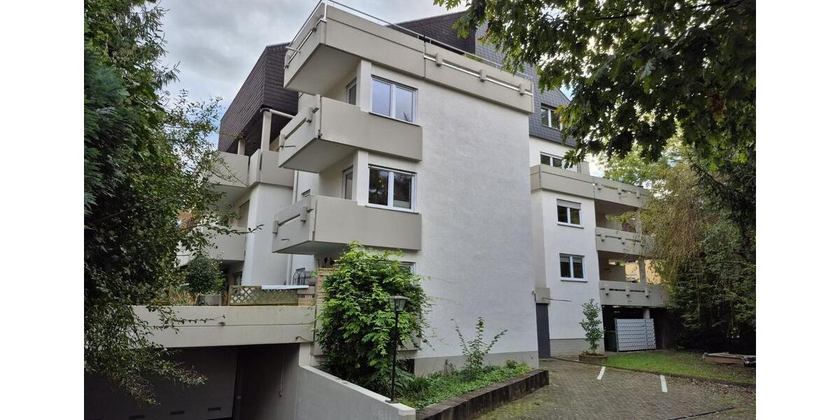 Sanierte 3,5 Zi DG Wohnung mit Balkon + EBK in Emmendingen 3.5 zimmer