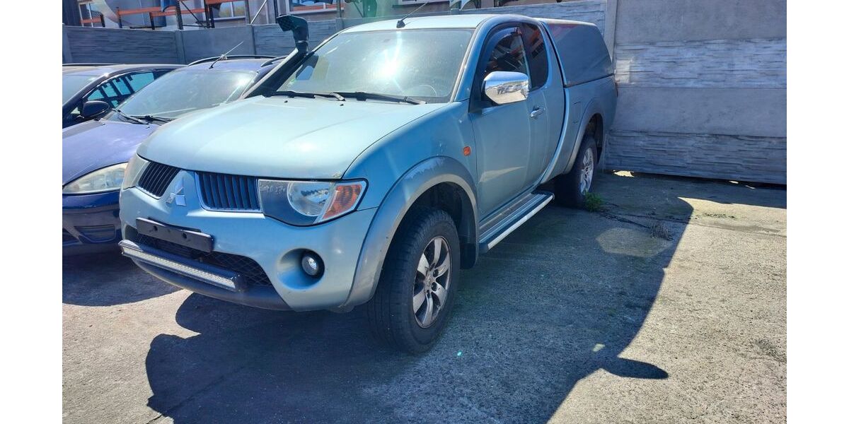 Mitsubishi L200 370.000 km 5.000 &euro; Guben 03172