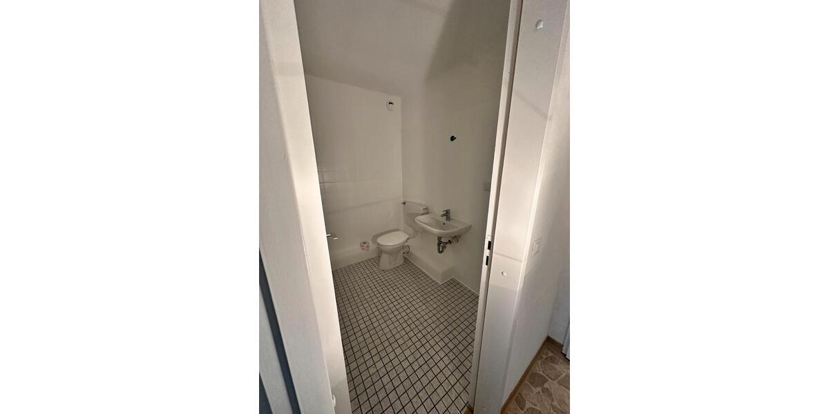 KA-Durlach 1 ZKB mit gr. Balkon, EBK, Stellplatz, Kellerabteil 1 zimmer