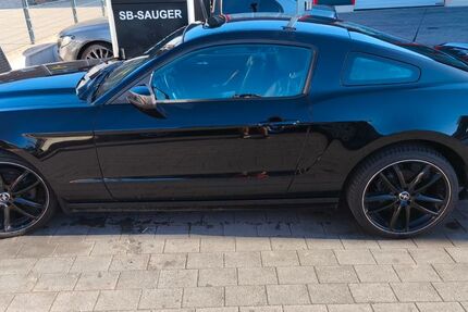 Ford Mustang 164.000 km 17.700 &euro; Pforzheim 75181