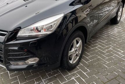 Ford Kuga 145.000 km 13.700 € Cloppenburg 49661