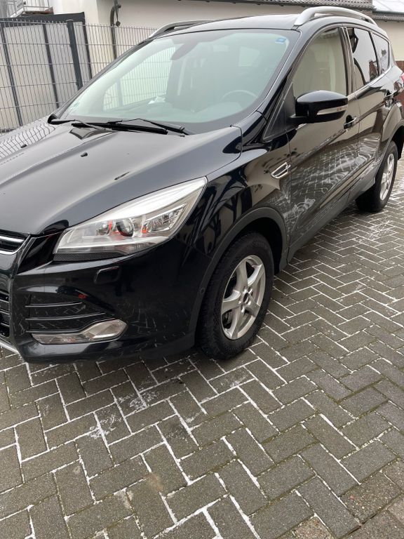 Ford Kuga 145.000 km 13.700 € Cloppenburg 49661