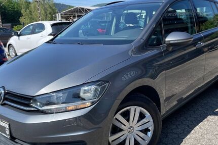 VW Touran 206.000 km 9.990 &euro; Konz 54329
