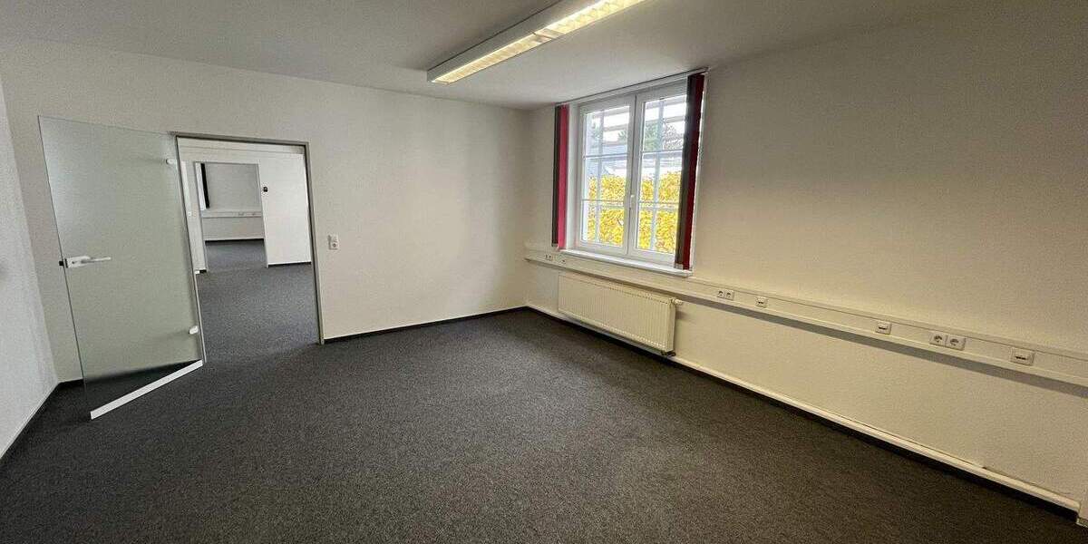Einfamilienhaus Karlsruhe Neureut - 1.950&euro; | Angebot:25728707