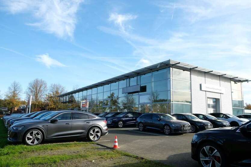 Spezialgewerbe in Gütersloh 3.000.000 € 977 m²