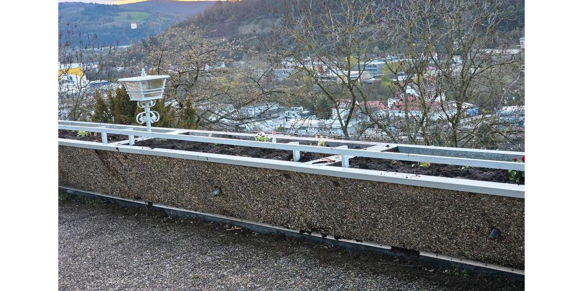 Etagenwohnung Mosbach - 6 Zimmer, 198 m&sup2;, 1.400&euro; | Angebot:26018611