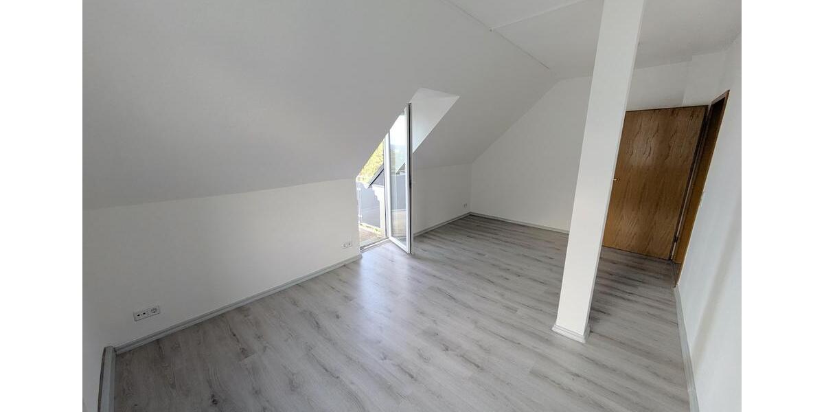 Maisonettenwohnung Burgstädt - 3 Zimmer, 81 m&sup2;, 610&euro; | Angebot:26321599