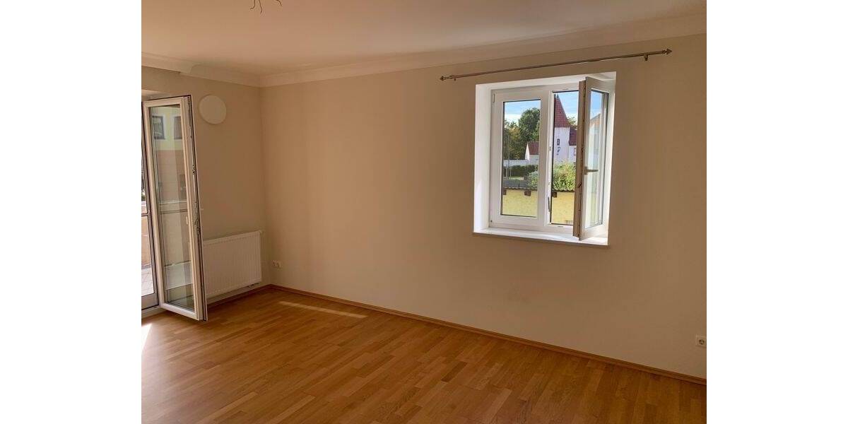 Etagenwohnung Nittenau - 3 Zimmer, 87 m&sup2;, 765&euro; | Angebot:23972871