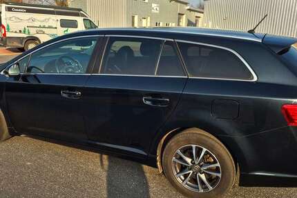 Toyota Avensis 152.000 km 11.200 &euro; Seelze 30926