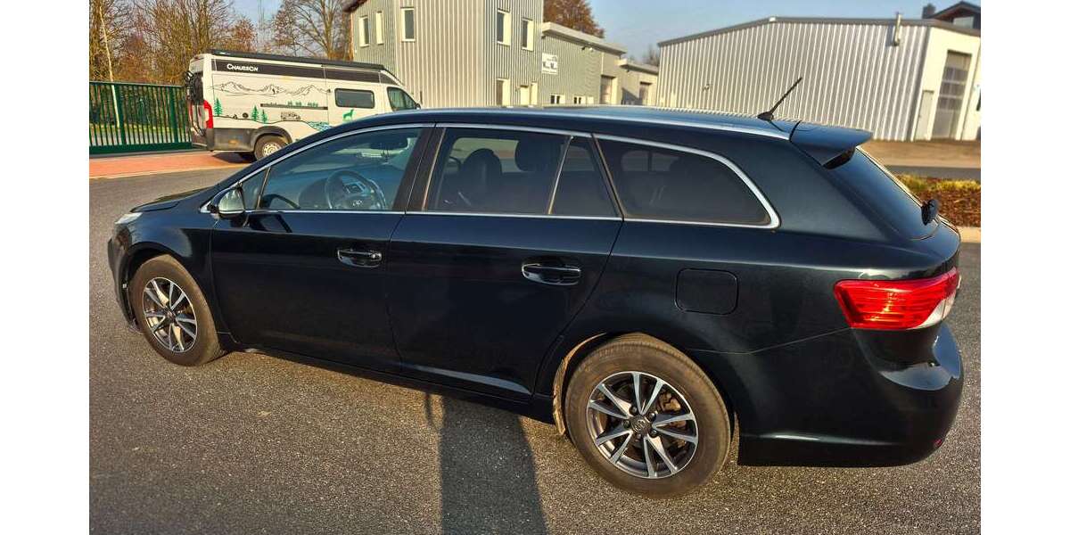 Toyota Avensis 152.000 km 11.200 &euro; Seelze 30926