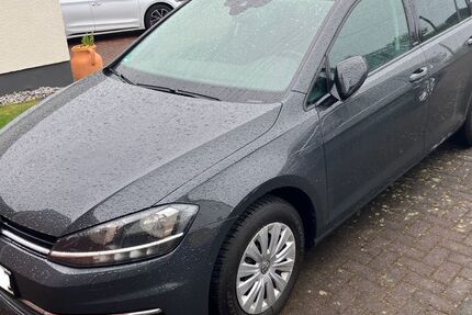 VW Golf 132.000 km 11.500 &euro; Pracht 57589