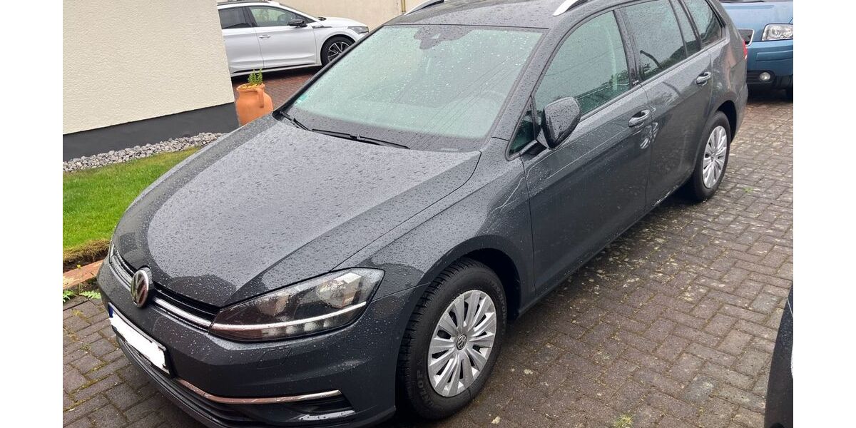 VW Golf 132.000 km 11.500 &euro; Pracht 57589
