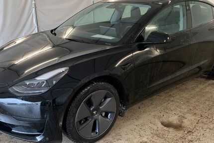 Tesla Model 3 36.301 km 25.350 &euro; Steinbach-Hallenberg OT Herges-Hallenberg 98587