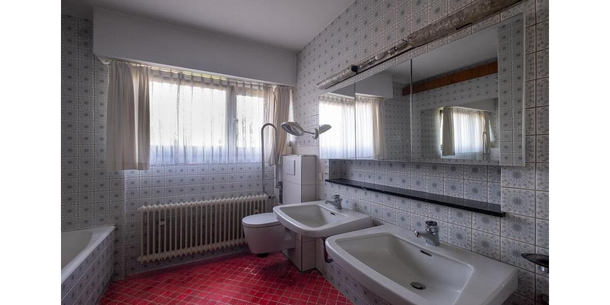 Einfamilienhaus Niefern-Öschelbronn Öschelbronn - 10 Zimmer, 459 m&sup2;, 950.000&euro; | Angebot:27096882