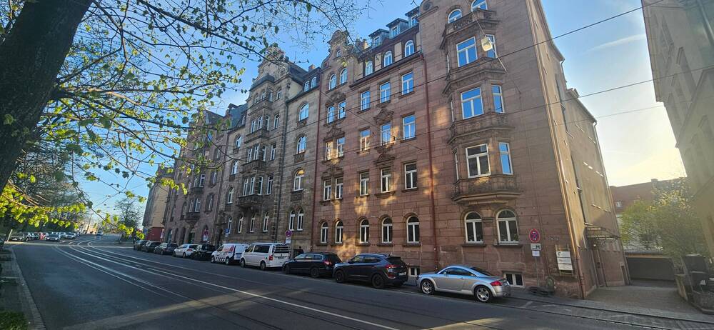 Einziehen und Aufleben - Attraktive 5 Zimmer Wohnung mit Balkon an der Bucher Straße von Nürnberg 5 zimmer