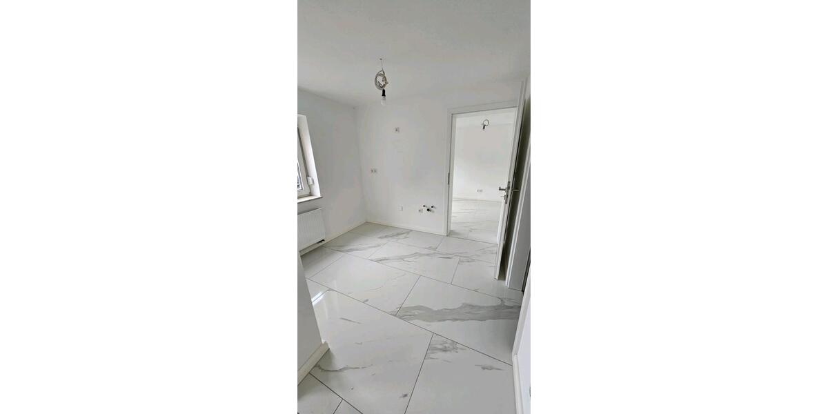 Etagenwohnung Neutraubling - 1 Zimmer, 75 m&sup2;, 1.250&euro; | Angebot:24664793