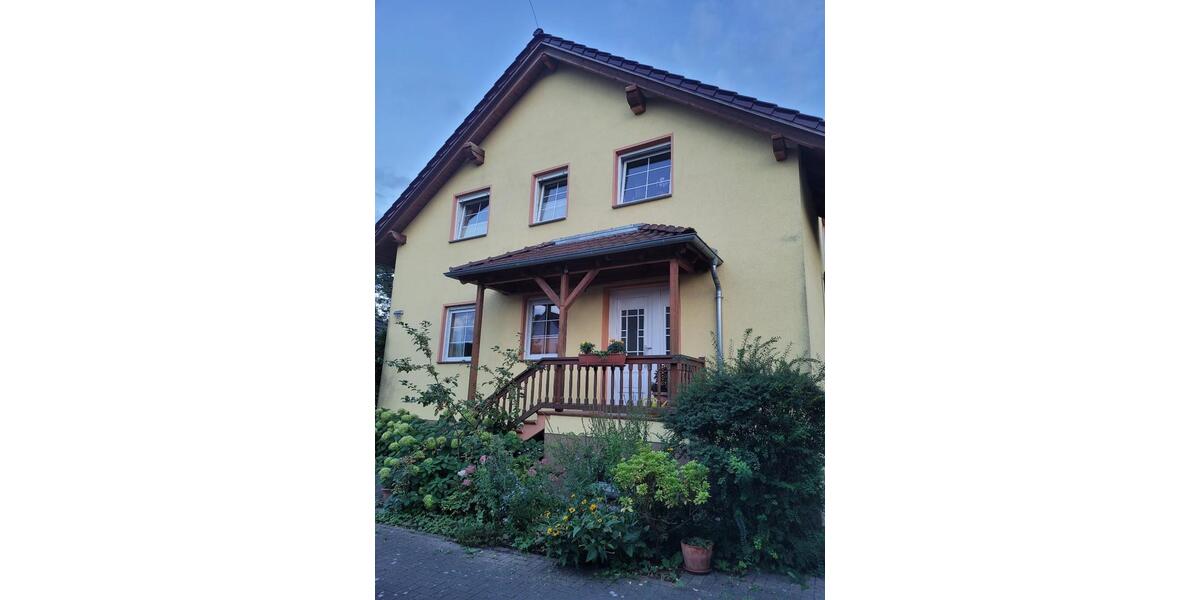 Zwei-Zimmer-Wohnung (Obergeschoss) oder ganzes Haus 2 zimmer