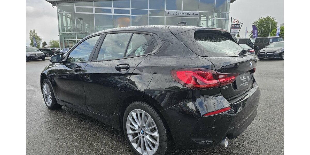 BMW 118i ADVANTAGE/VIRTUAL/NAVI//SITZHEIZUNG/1.HAND 28.344 km 24.900 &euro; Villingen-Schwenningen 78054