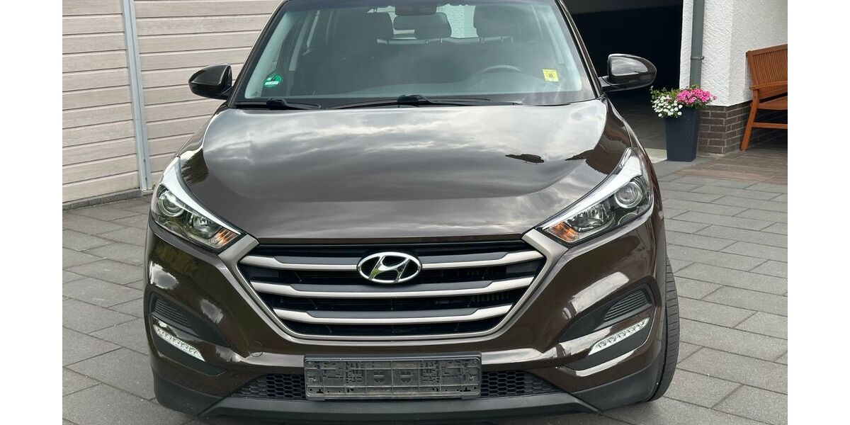 Hyundai TUCSON 125.500 km 12.300 &euro; Stadtkyll 54589