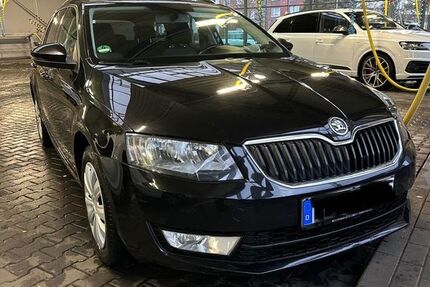 Skoda Octavia 243.000 km 8.100 &euro; Gummersbach 51643