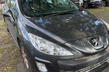 Peugeot 308 179.243 km 2.990 € Kaiserslautern 67663