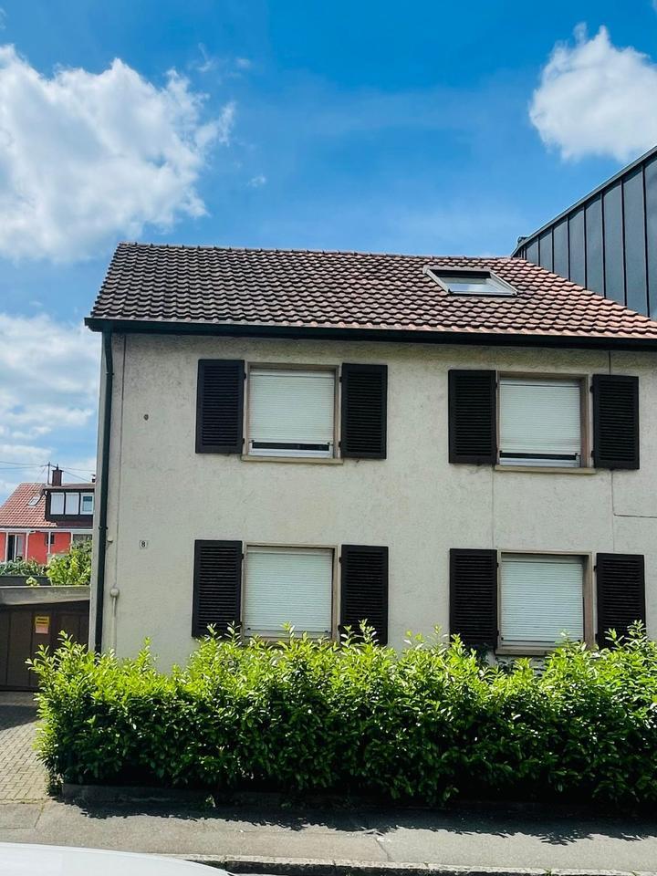 Doppelhaushälfte nahe Grenze (knapp 200 m² Wohn- und Nutzfläche)