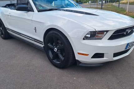 Ford Mustang 106.000 km 14.500 &euro; Sigmaringen 72488