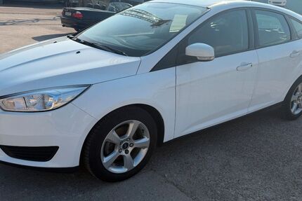 Ford Focus 59.900 km 8.999 &euro; Weimar 99427