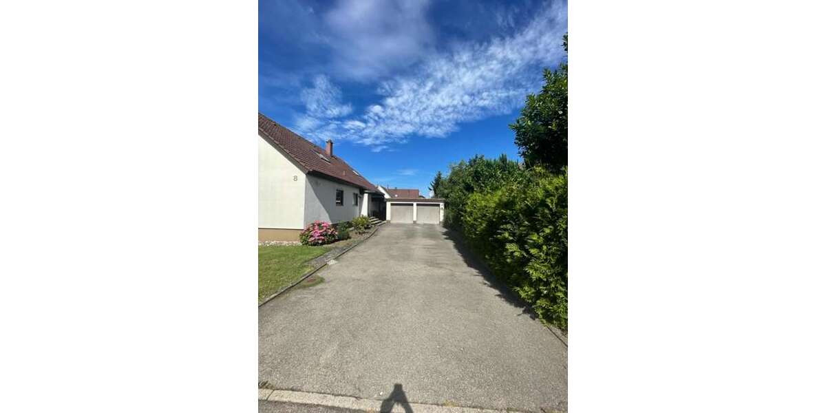 Einfamilienhaus Herrenberg-Oberjesingen Oberjesingen - 7.5 Zimmer, 180 m&sup2;, 1.440&euro; | Angebot:26887902