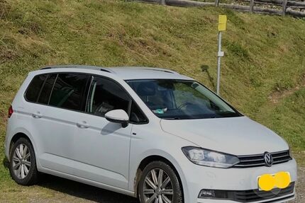 VW Touran 151.000 km 22.999 &euro; Büchel 56823