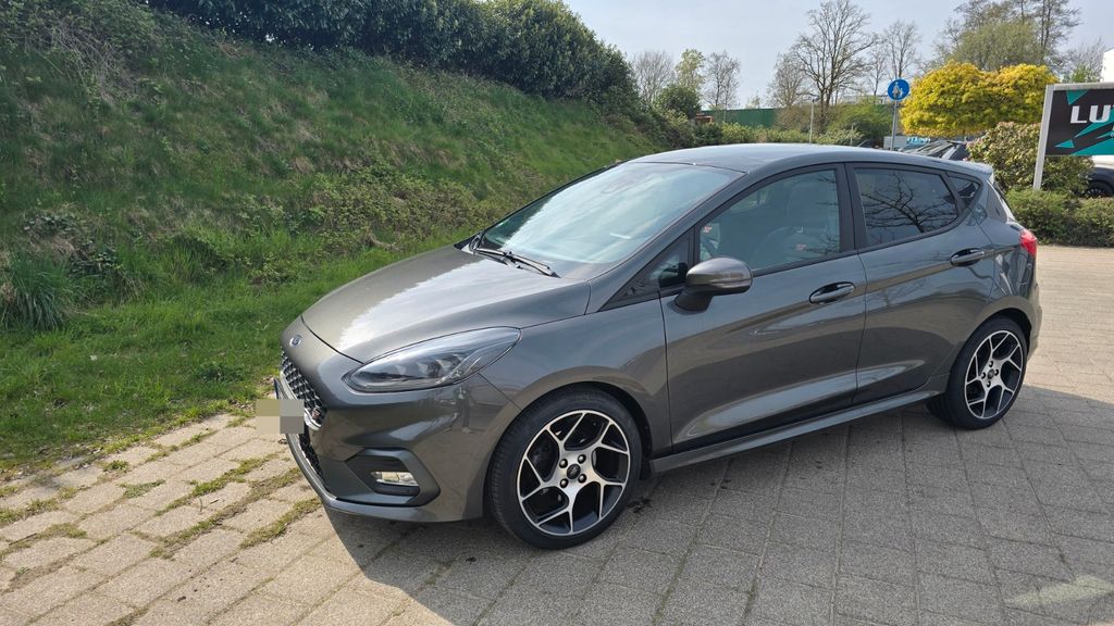 Ford Fiesta 74.448 km 16.300 &euro; Bremen 28357