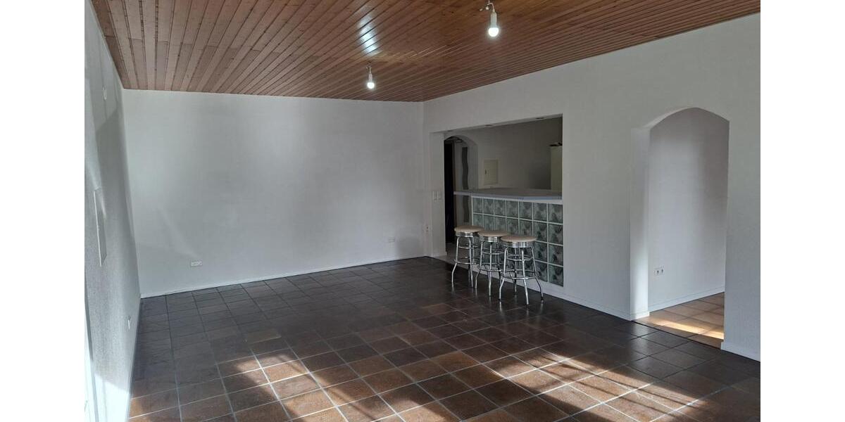 Erdgeschoßwohnung Rottenburg am Neckar - 4 Zimmer, 110 m&sup2;, 320.000&euro; | Angebot:25172685