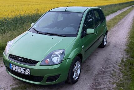 Ford Fiesta 190.000 km 2.400 &euro; Fredenbeck 21717