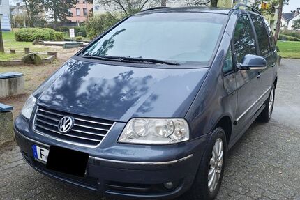 VW Sharan 252.000 km 3.999 € Frankfurt am Main 65933