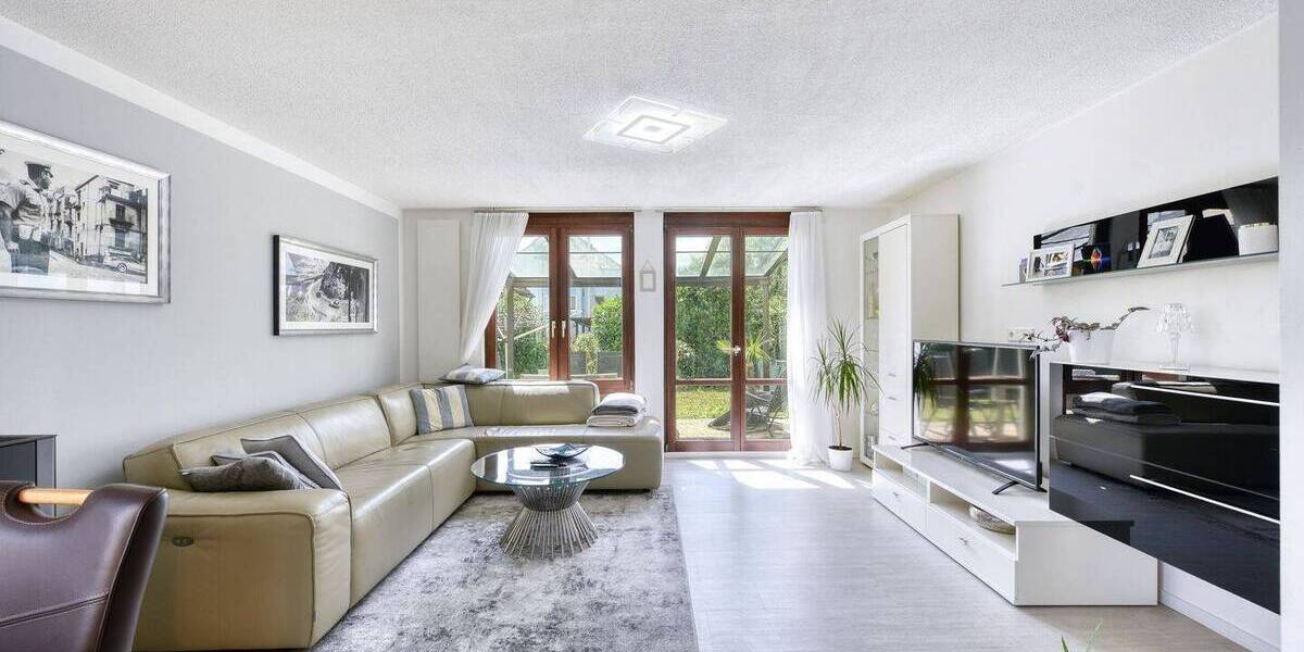 +++ TOP gepflegt & modernisiert - sonnig & ruhig - 1-Fam.-REH - 2 Bäder mit Fenster - Hobbyraum, Pelletkamin, EBK, TG... 5 zimmer