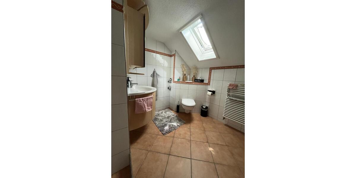 Dachgeschoßwohnung Niestetal - 3 Zimmer, 86 m&sup2;, 1.032&euro; | Angebot:26425628