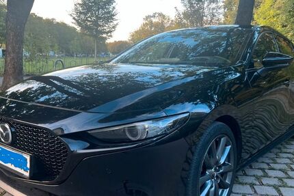 Mazda 3 72.000 km 18.900 &euro; München 81243