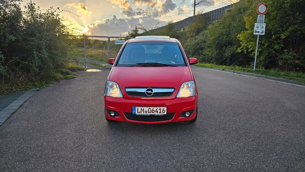Opel Meriva 116.000 km 5.499 € Staffel 65556