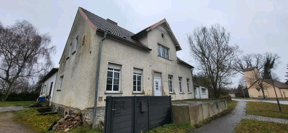 Einfamilienhaus Kyritz - 8 Zimmer, 250 m&sup2;, 150.000&euro; | Angebot:23885733