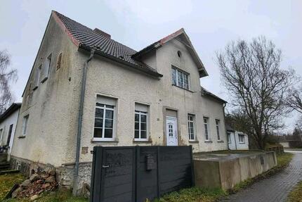 Haus Kyritz - 8 Zimmer, 250 m&sup2;, 150.000&euro; | Angebot:23885733