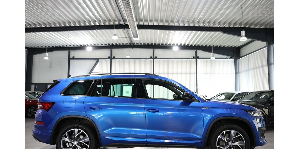 Skoda Kodiaq 2.0 TDI DSG 4x4 SPORTLINE RACE-BLUE+BLACK 124.000 km 30.991 &euro; Hamm 59077
